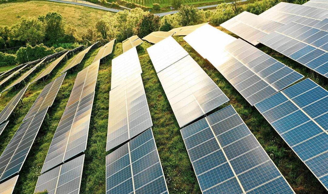 Entenda como ganhar dinheiro com energia solar