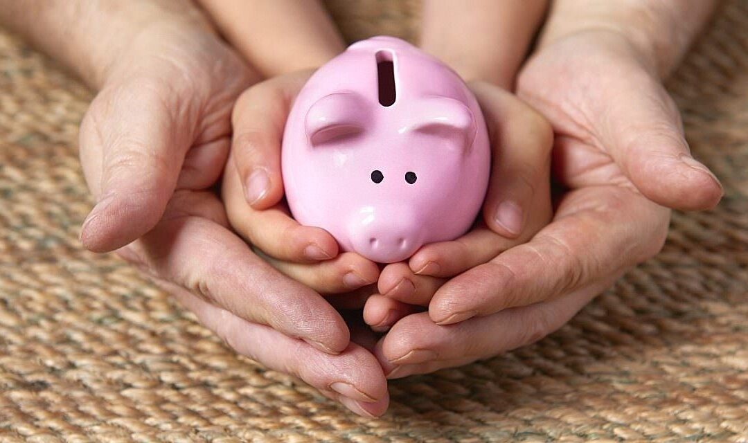 Como ensinar os filhos a economizar? Veja 5 dicas!