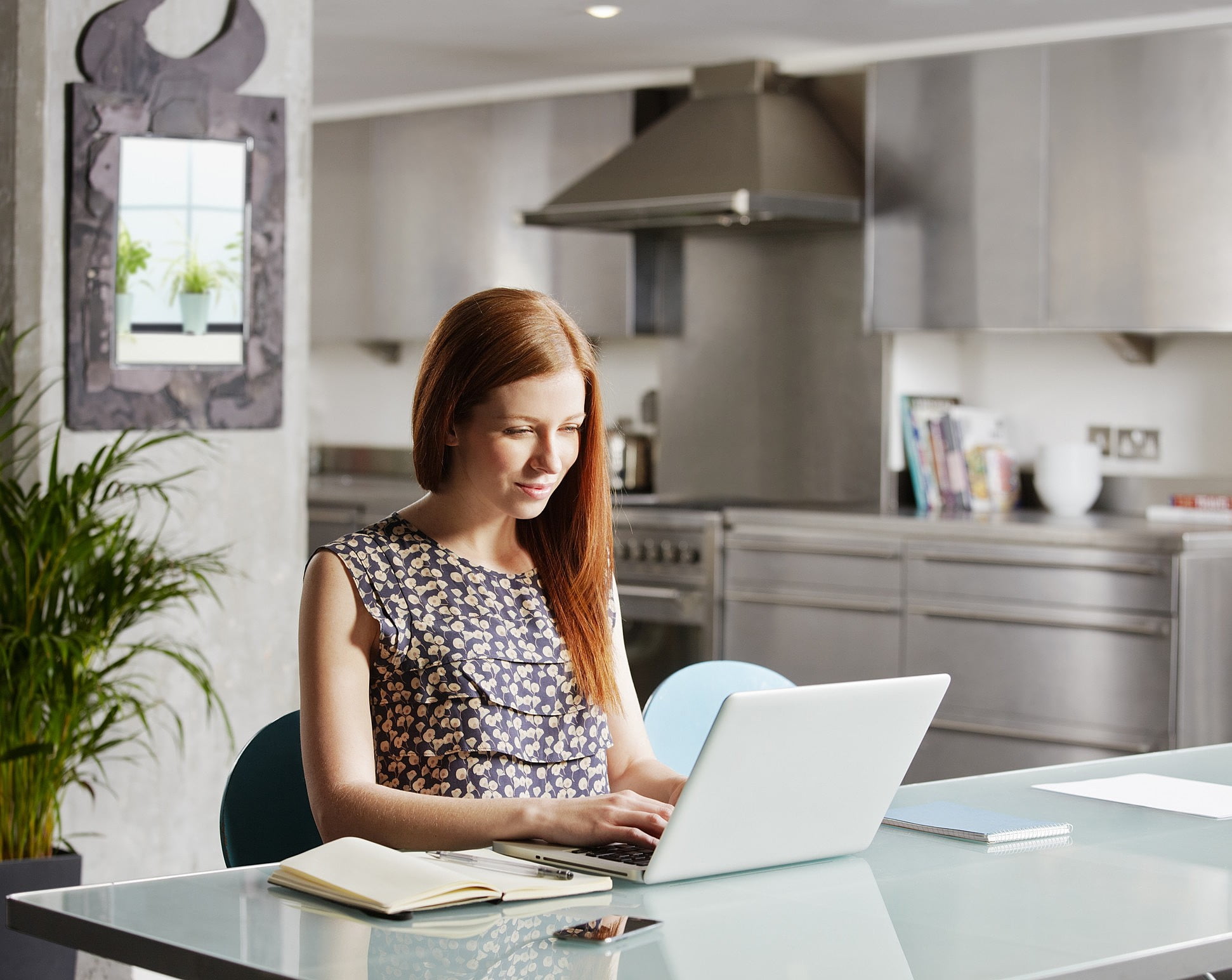 6 dicas de como economizar energia trabalhando em home office