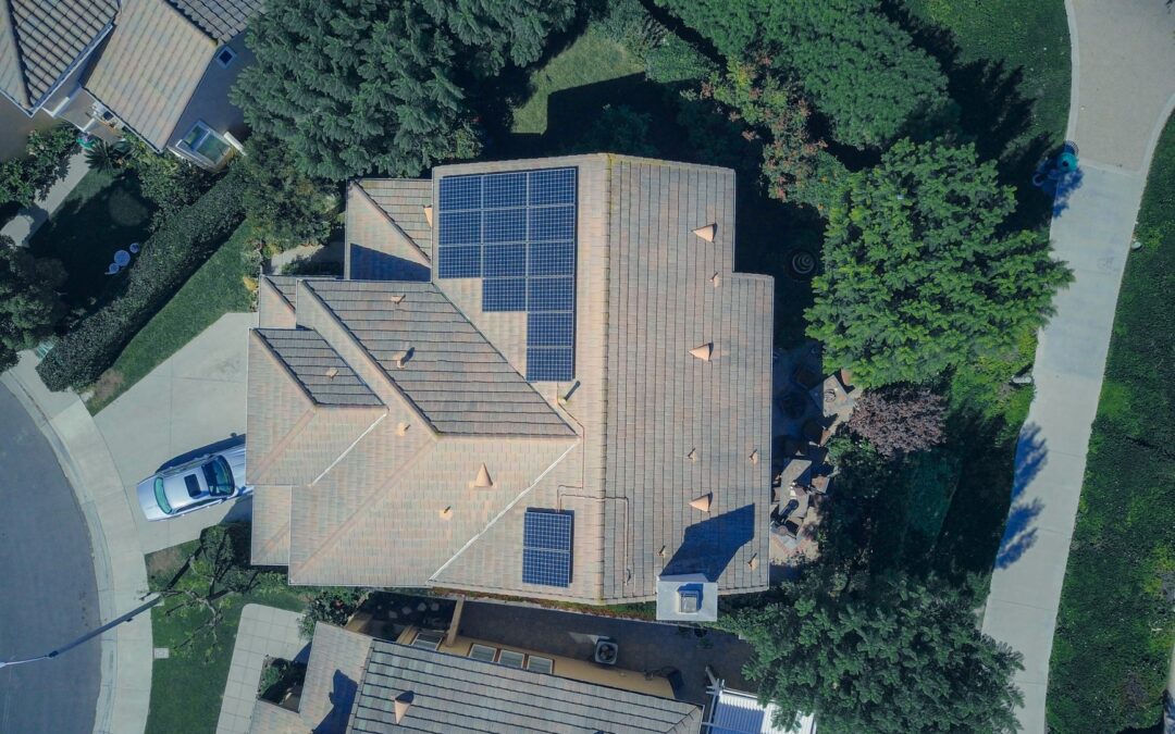 Bateria Solar Residencial: preço, modelos e o que analisar antes de comprar