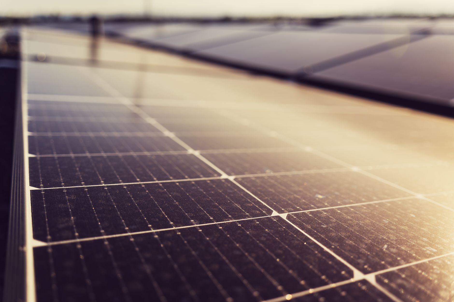 Como Funciona o Armazenamento de Energia Solar: do painel à tomada