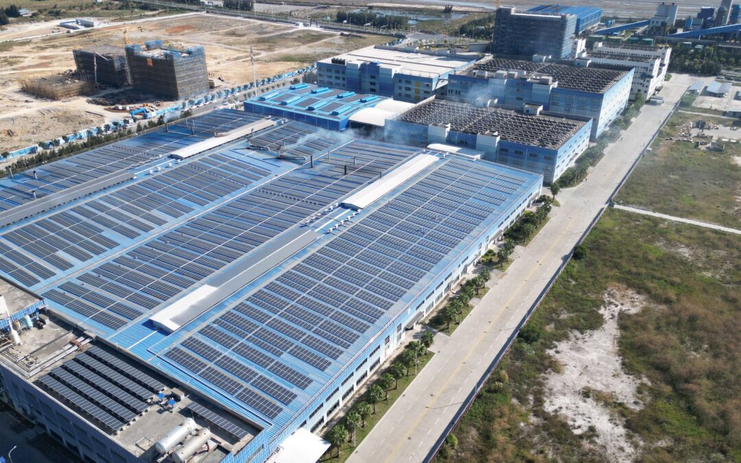 Economia com peak shaving solar: como calcular o retorno do investimento